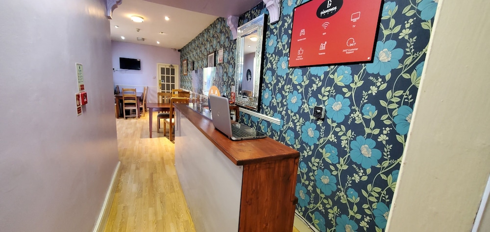 Diamonds Guest House - 4