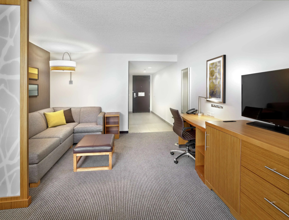 DoubleTree by Hilton Edmonton Downtown - 4