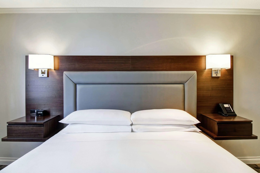 DoubleTree by Hilton Hotel Toronto Downtown - 4