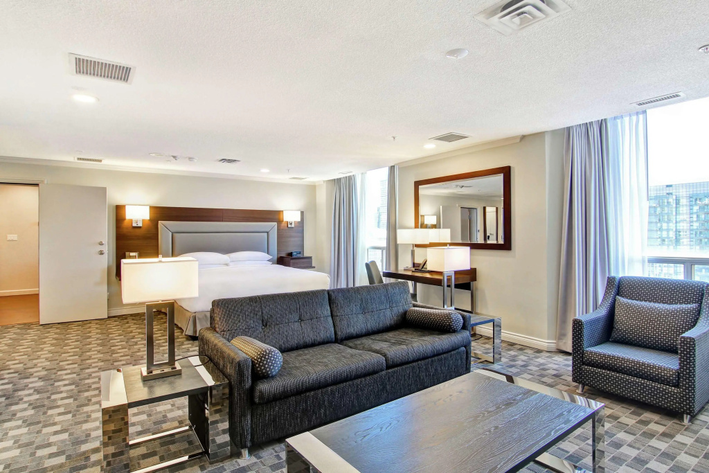 DoubleTree by Hilton Hotel Toronto Downtown - 5