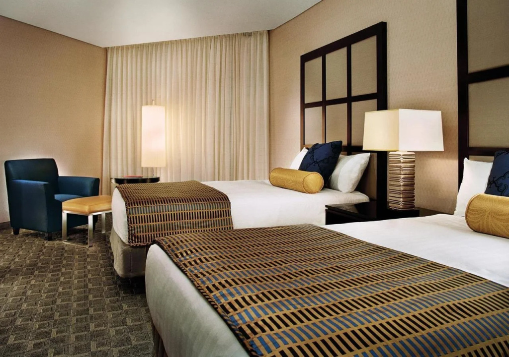DoubleTree by Hilton Montreal - 4