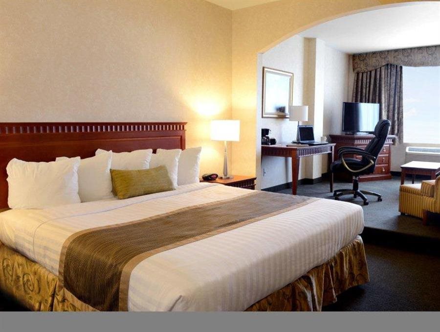 DoubleTree by Hilton Montreal Airport - 2