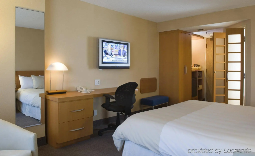 DoubleTree by Hilton Ottawa Downtown - 5