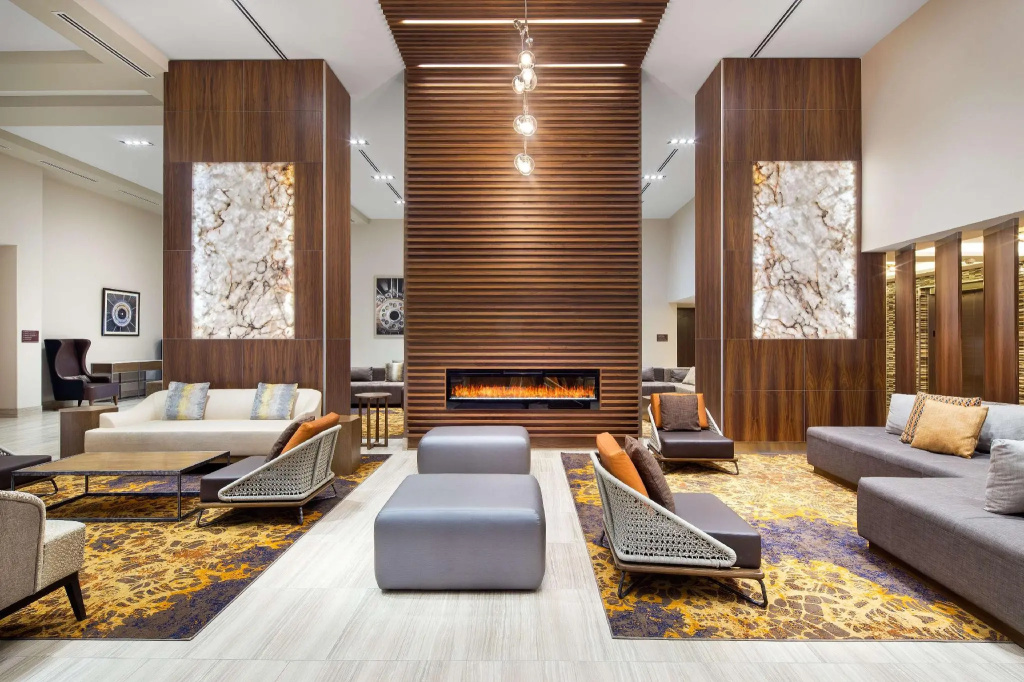 DoubleTree by Hilton Toronto Airport - 4