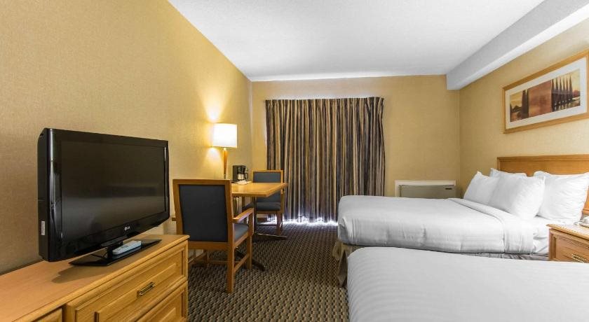 Econo Lodge Airport - 2