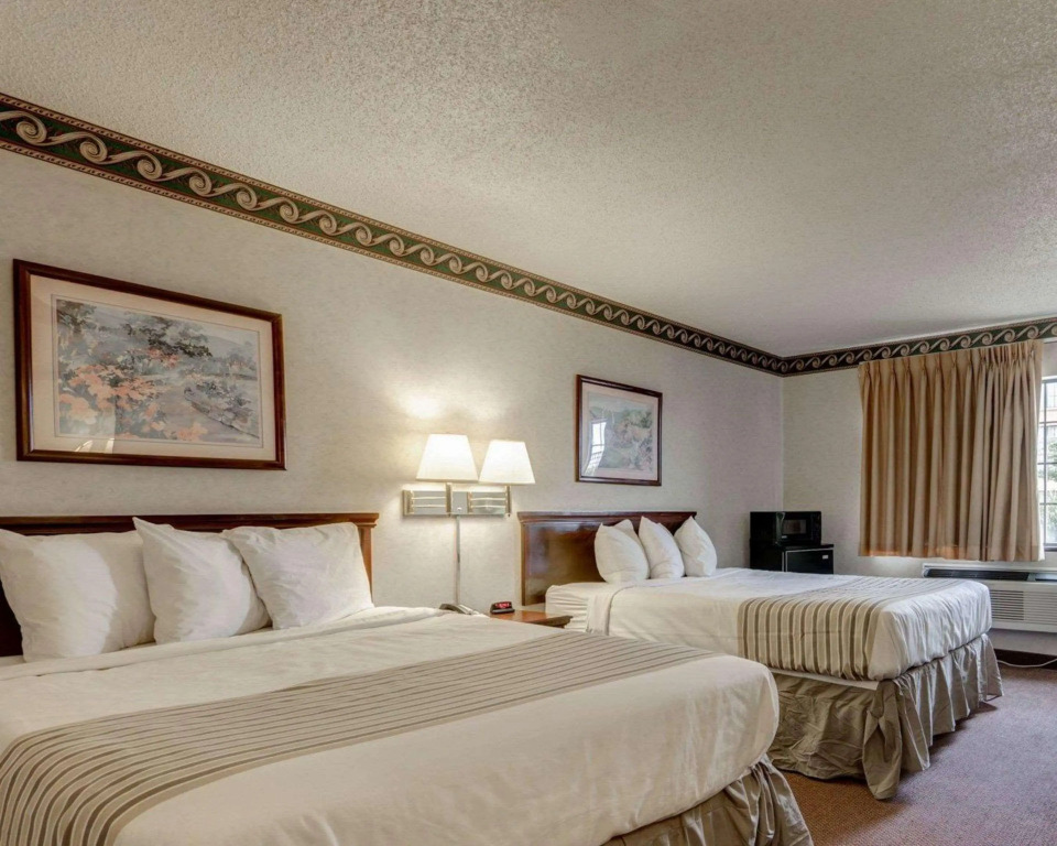 Econo Lodge Inn & Suites El Paso West - 4