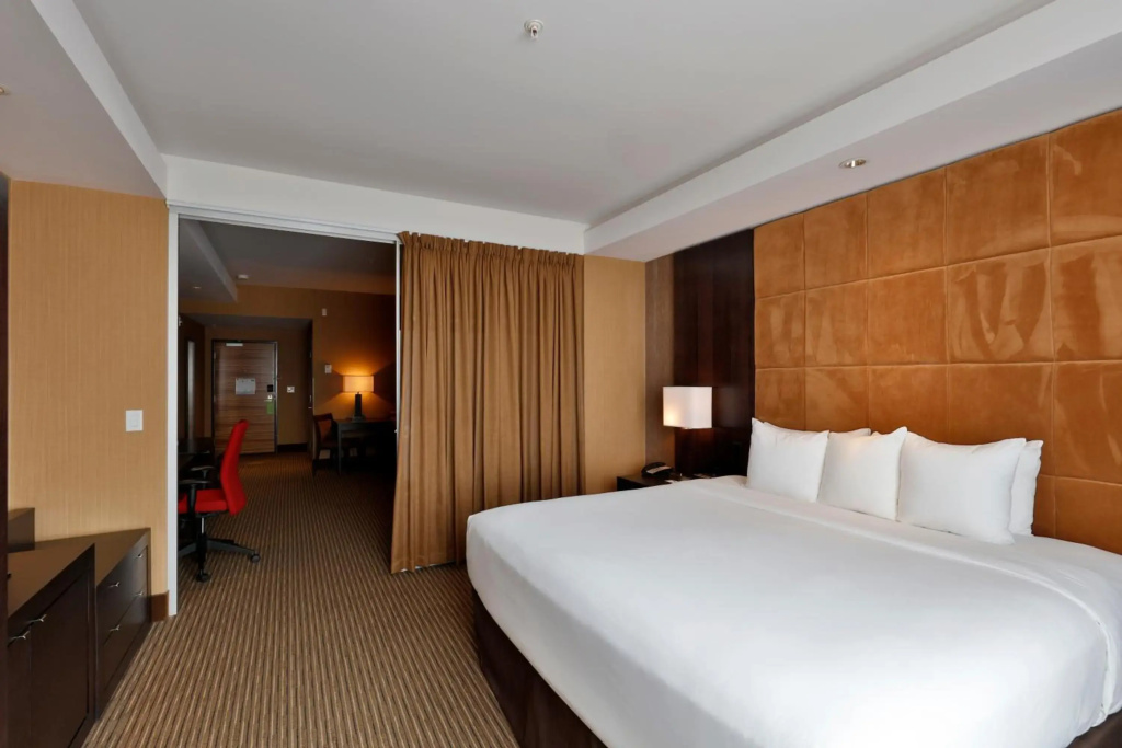 Edmonton Hotel and Convention Centre - 3