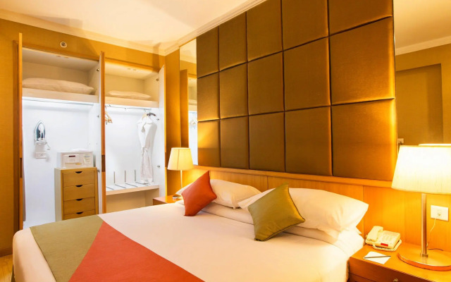 Ellaa Hotel Gachibowli - 5