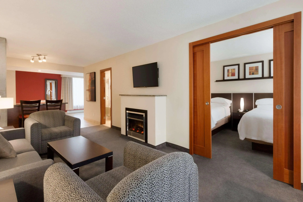Embassy Suites Montréal by Hilton - 5