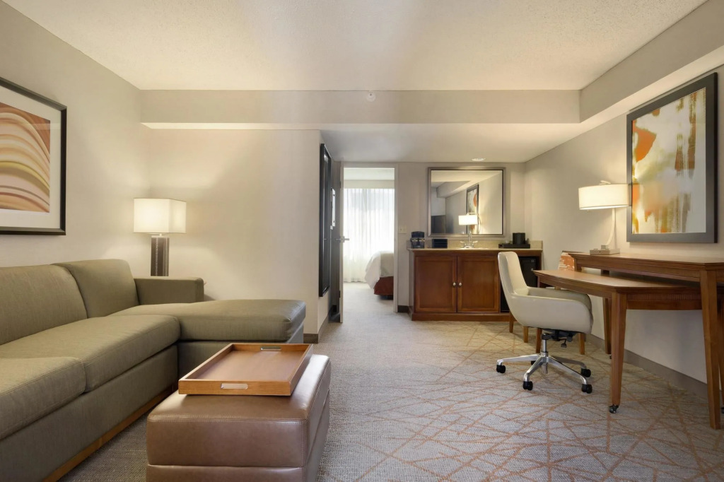 Embassy Suites by Hilton El Paso - 4