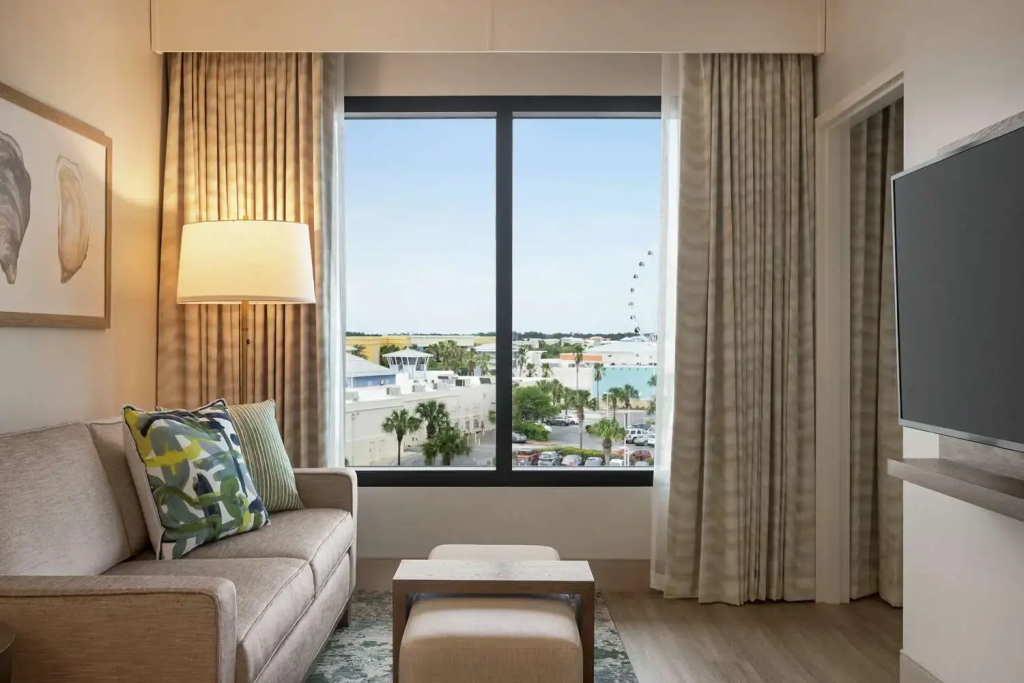 Embassy Suites by Hilton Panama City Beach Resort - 3