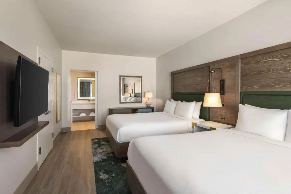 Embassy Suites by Hilton Panama City Beach Resort - 4