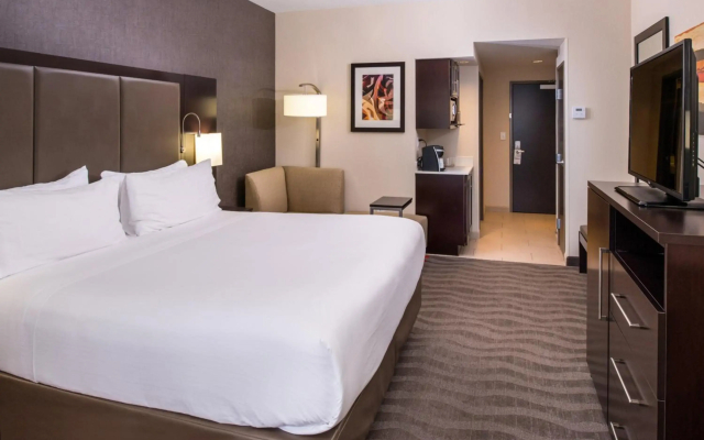 Ewan Ajman Suites Hotel - 3