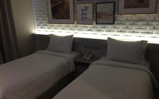 Expressia Hotel Makassar - 4
