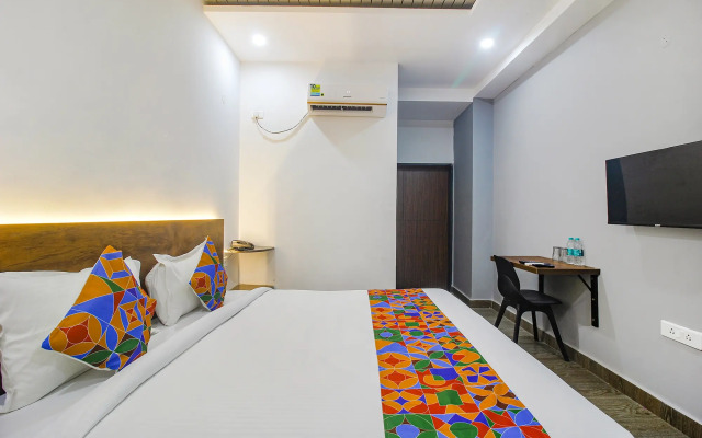 FabHotel Dark Inn Hyderabad - 3