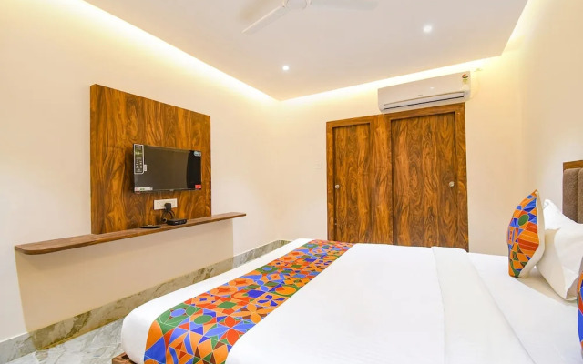 FabHotel Golden Suites - 3