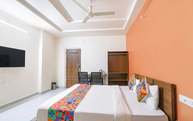 Fabhotel Golden Hitech - 4