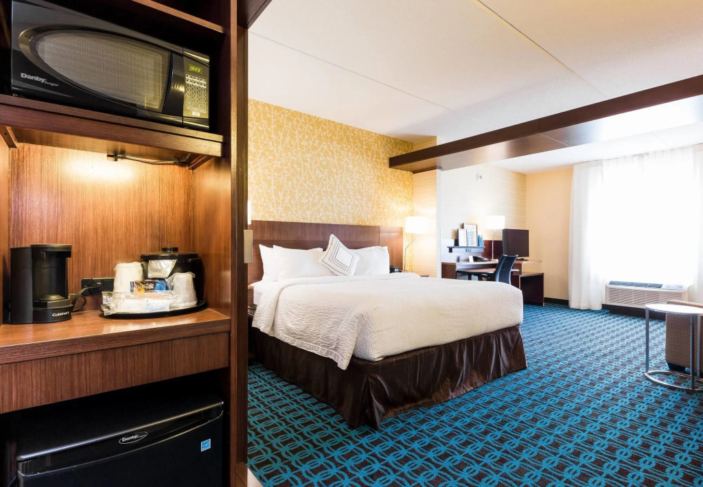 Fairfield Inn & Suites by Marriott Edmonton North - 4