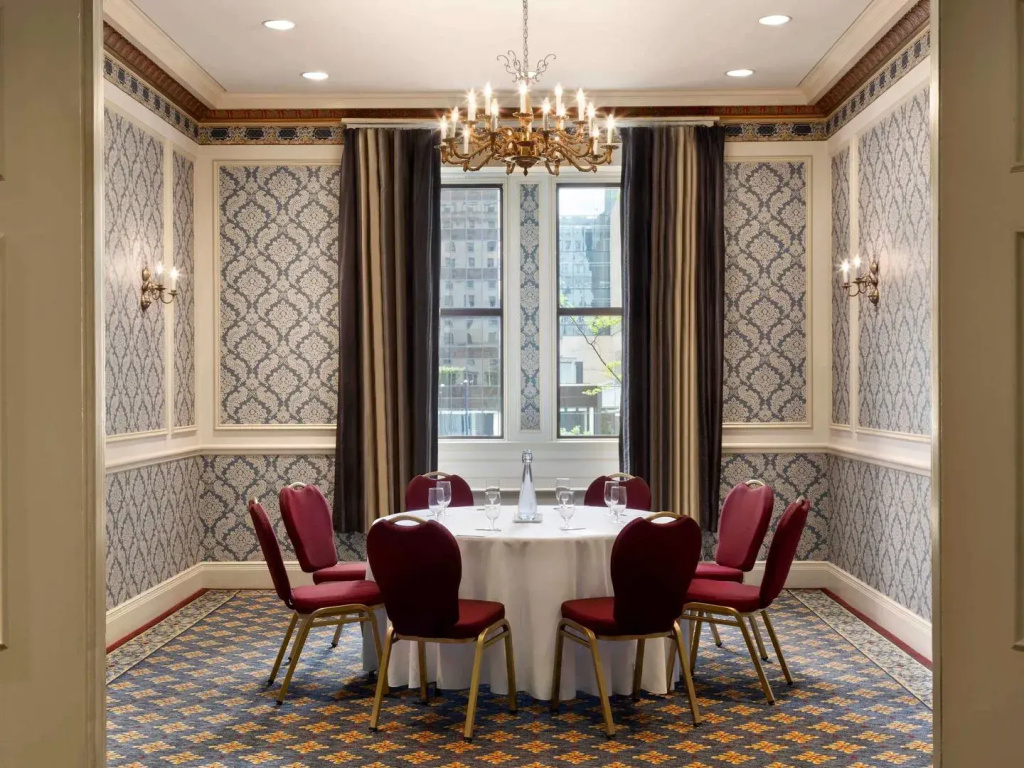 Fairmont Hotel Vancouver - 3
