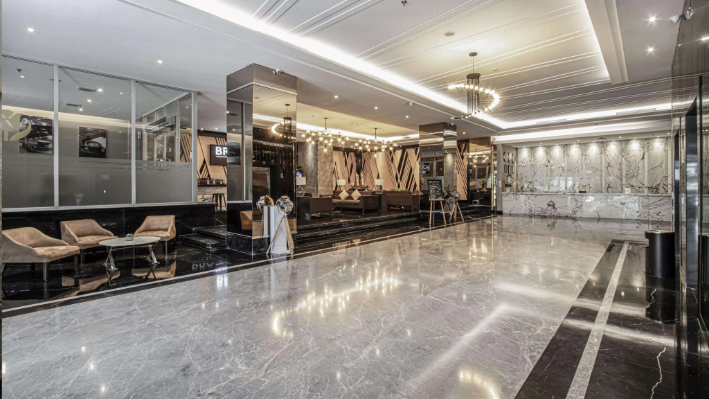 Golden Tulip Essential Makassar - 2