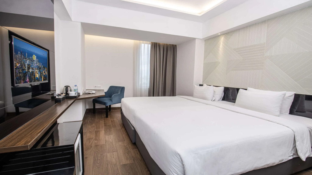 Golden Tulip Essential Makassar - 4