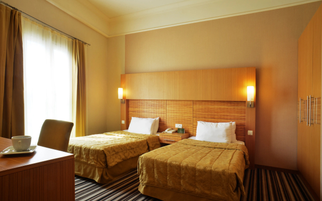 Grand Cettia Hotel - 3