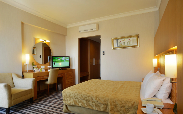 Grand Cettia Hotel - 4