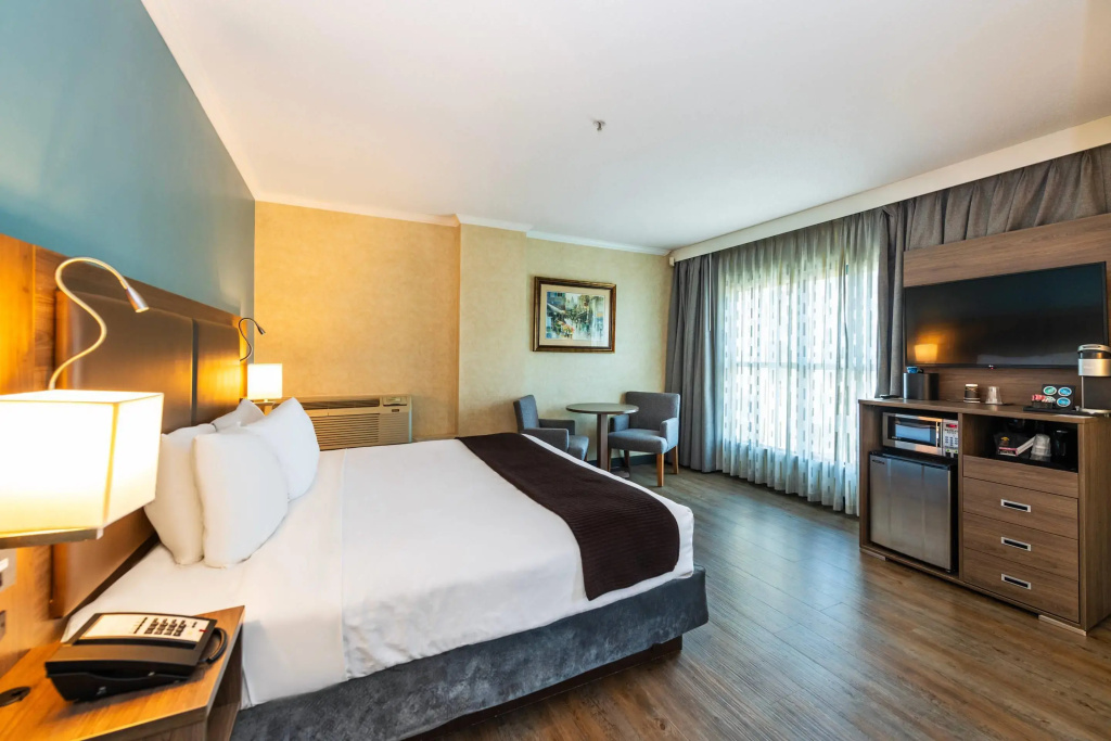 Grand Park Hotel & Suites Downtown Vancouver, an Ascend Collection Hotel - 3
