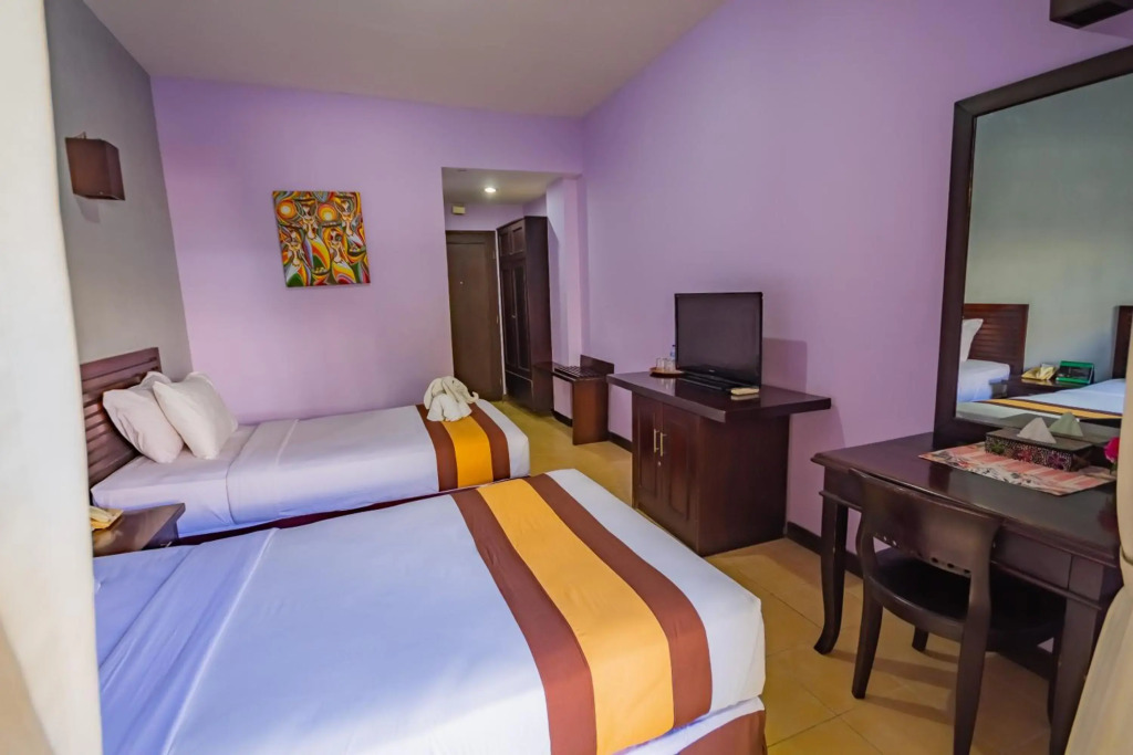 Grand Santhi Hotel - 4