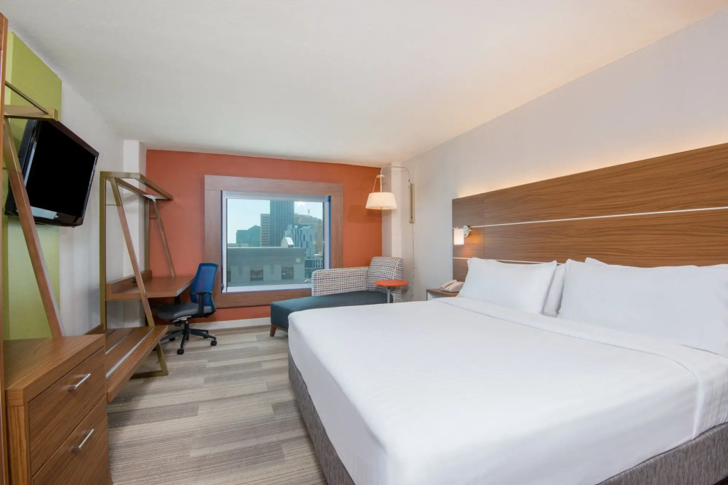 HI Express El Paso Downtown by IHG - 2