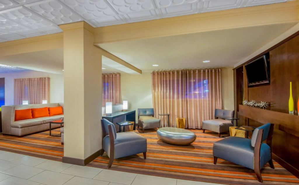 HI Express El Paso Downtown by IHG - 5