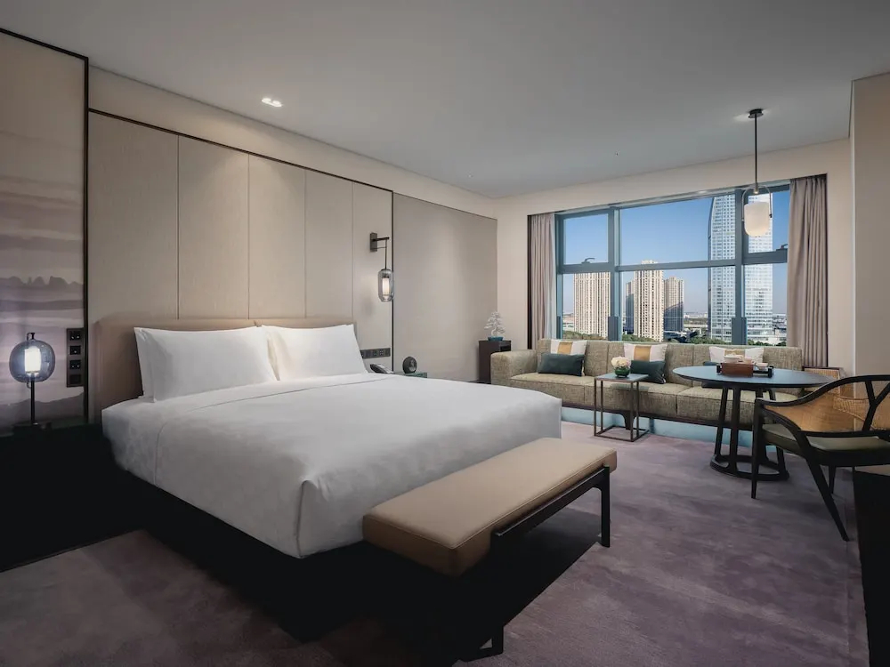 HUALUXE Kunshan Huaqiao by IHG - 2