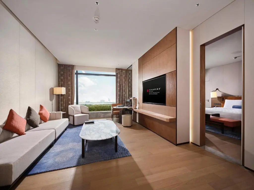 HUALUXE Nanjing Yangtze River by IHG - 3