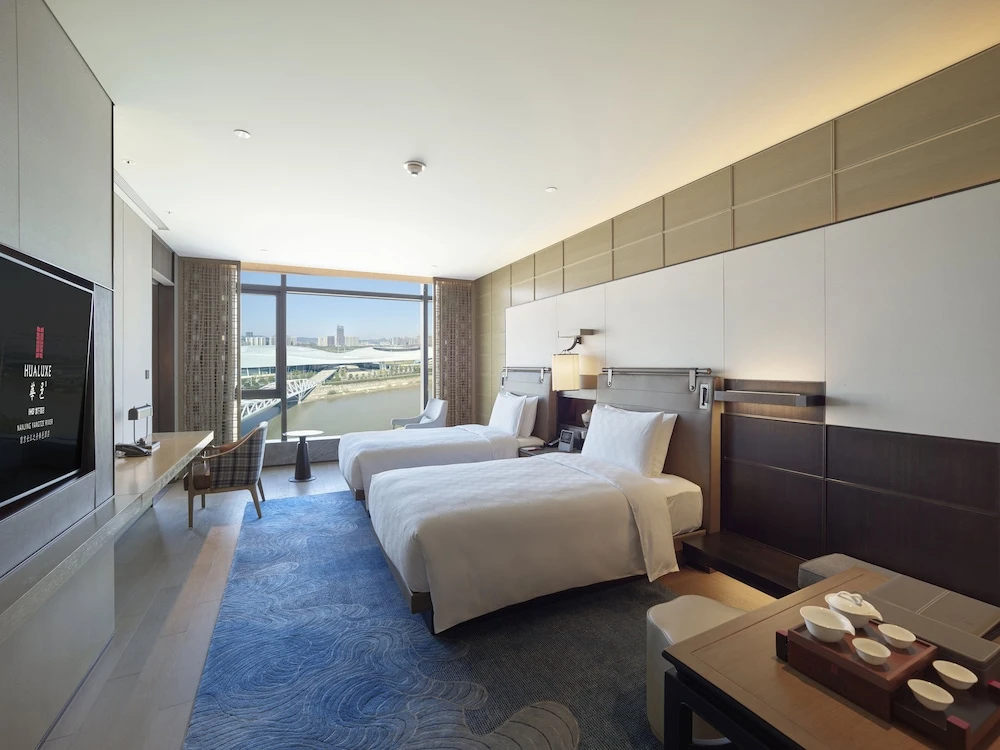 HUALUXE Nanjing Yangtze River by IHG - 4