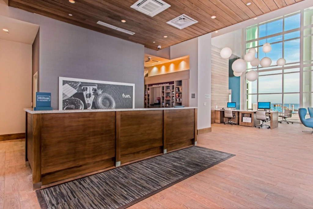 Hampton Inn & Suites Panama City Beach-Beachfront - 2