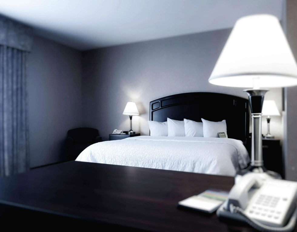 Hampton Inn & Suites by Hilton Edmonton Intl Airport - 3