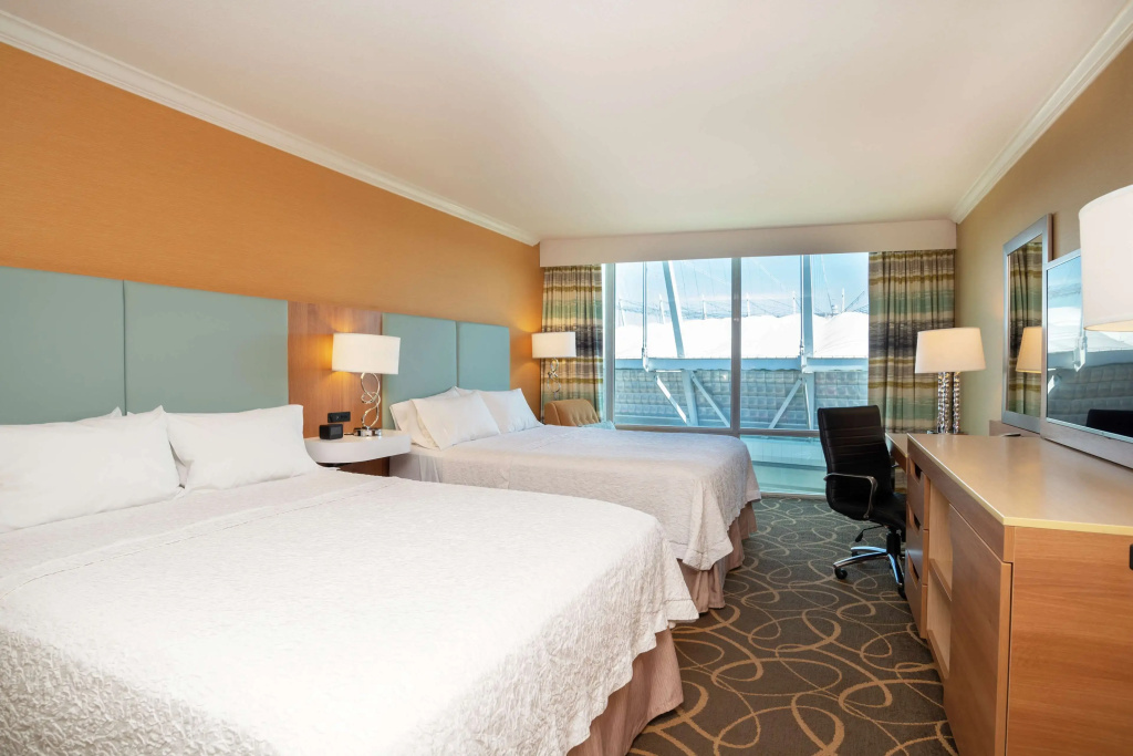 Hampton Inn and Suites by Hilton, Downtown Vancouver - 3