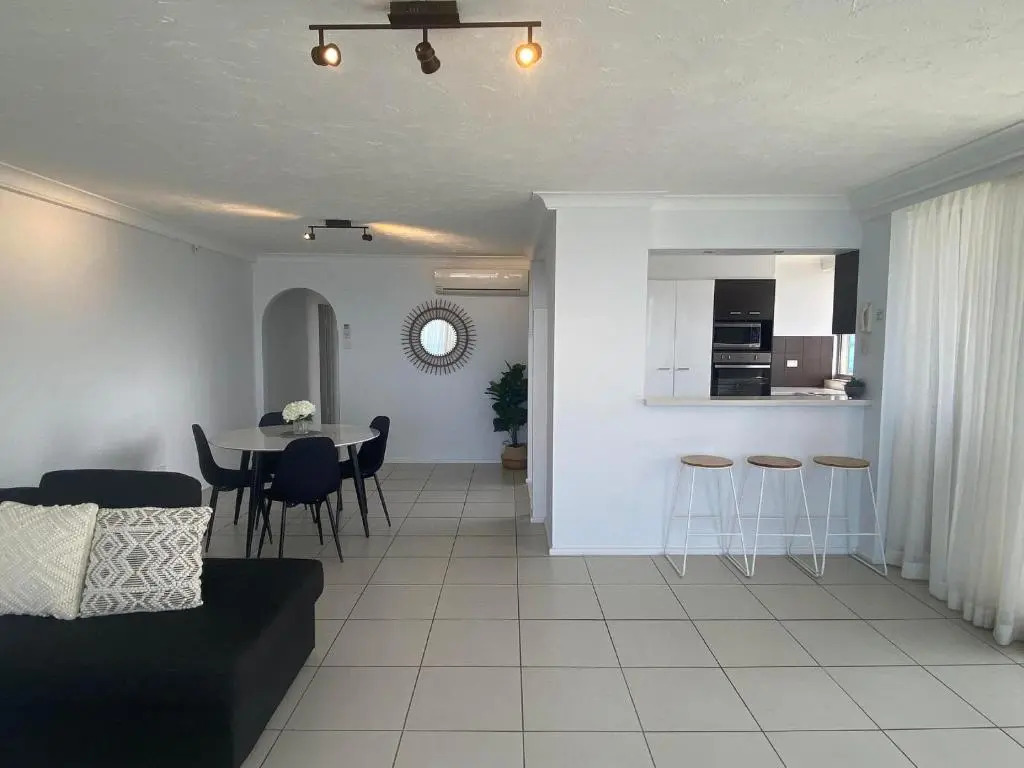 Hi Surf Beachfront Resort Apartments - 4