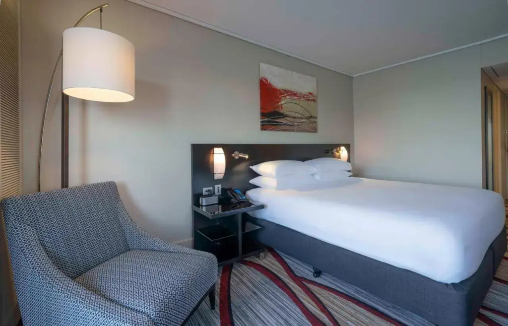 Hilton Cairns - 4