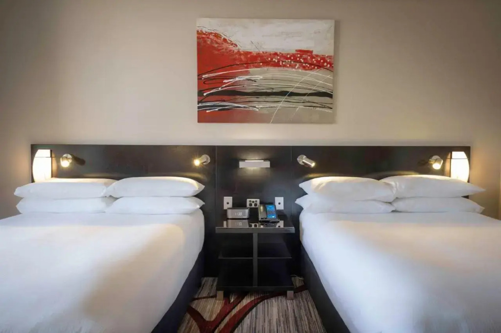 Hilton Cairns - 5