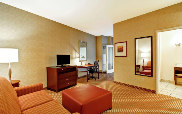 Hilton Garden Inn Ottawa Airport - 3
