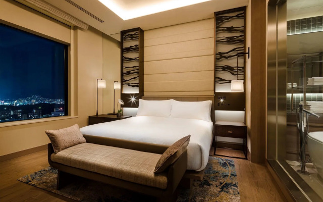 Hilton Hiroshima - 2