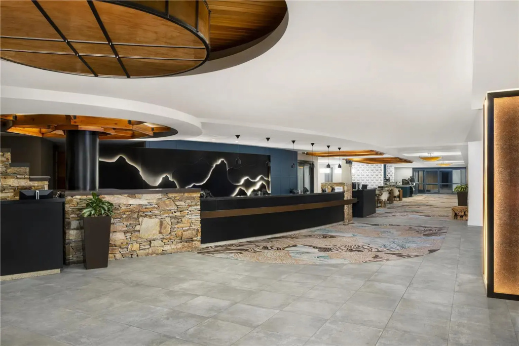 Hilton Whistler Resort & Spa - 2