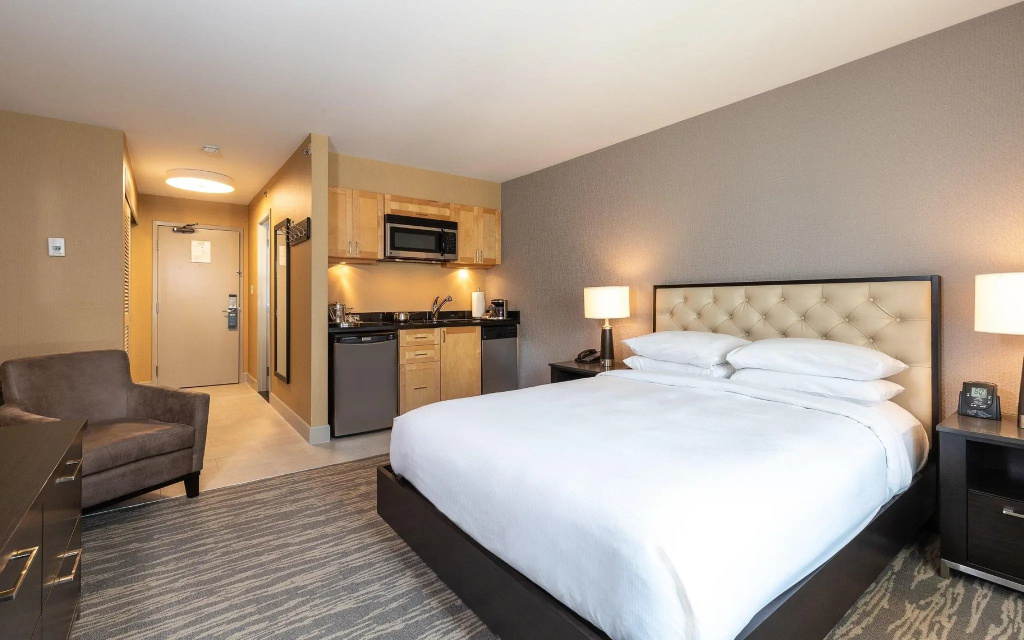 Hilton Whistler Resort & Spa - 3