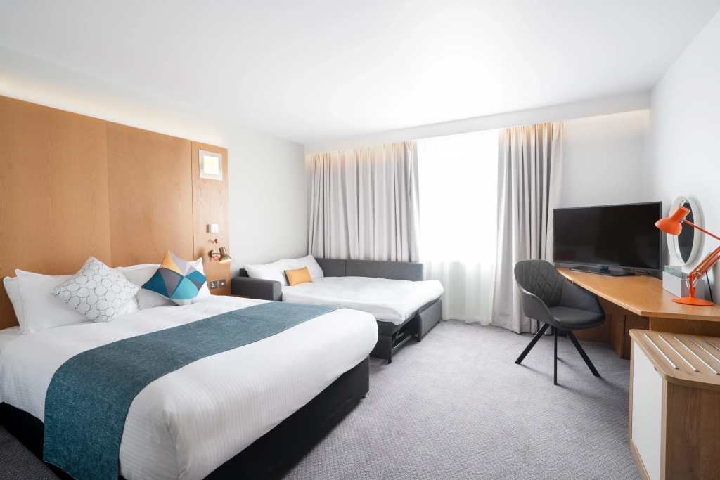 Holiday Inn Bournemouth by IHG - 3