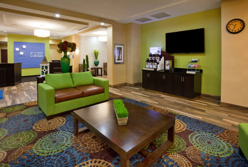 Holiday Inn Express & Suites Davenport by IHG - 2