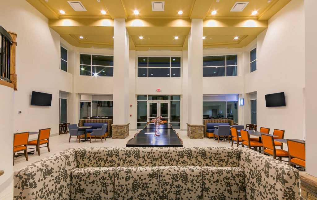 Holiday Inn Express Gatlinburg Downtown by IHG - 2