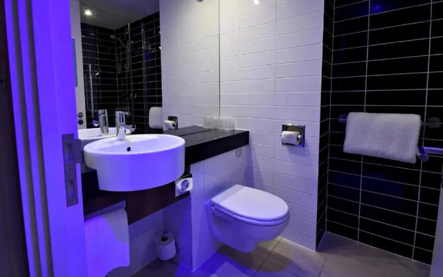 Holiday Inn Express Manchester City Centre Arena by IHG - 5