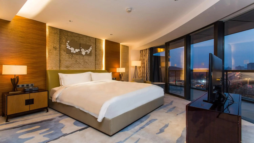 Holiday Inn Nanjing Xuanwu Lake by IHG - 4