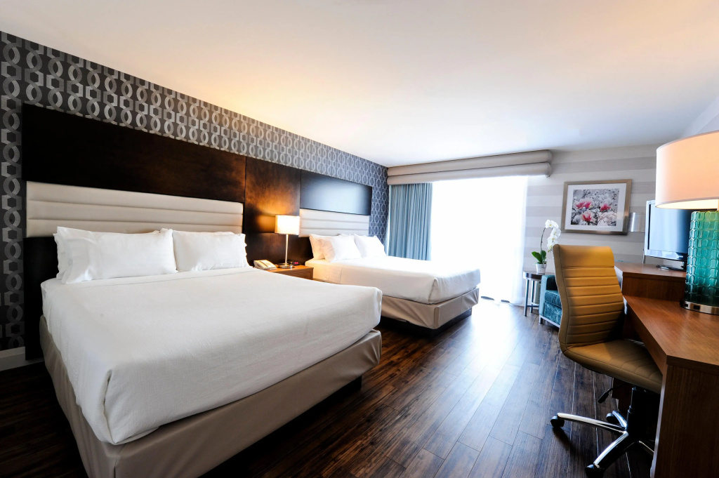 Holiday Inn Niagara Falls - By The Falls by IHG - 2